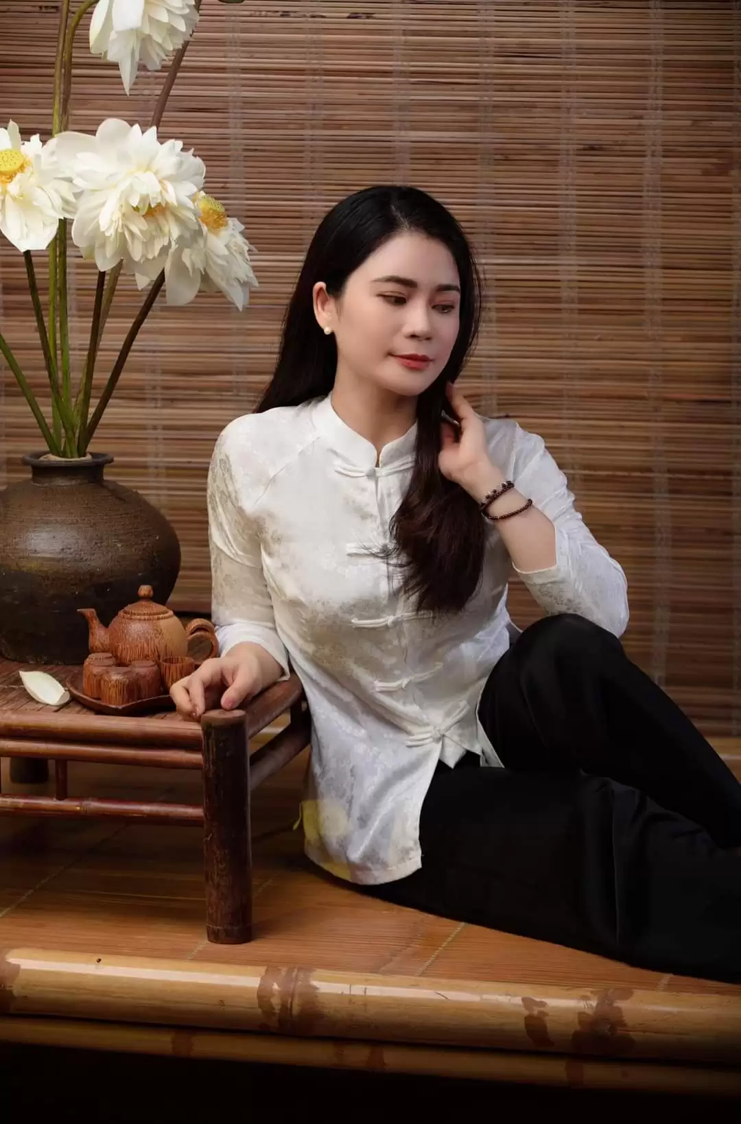 NHÂN SINH